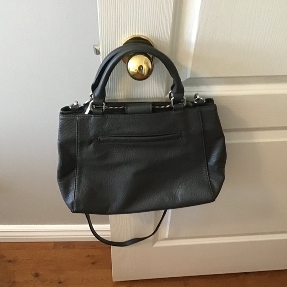 Looks like leather, but isn’t handbag.  -5 - Picture 3 of 7